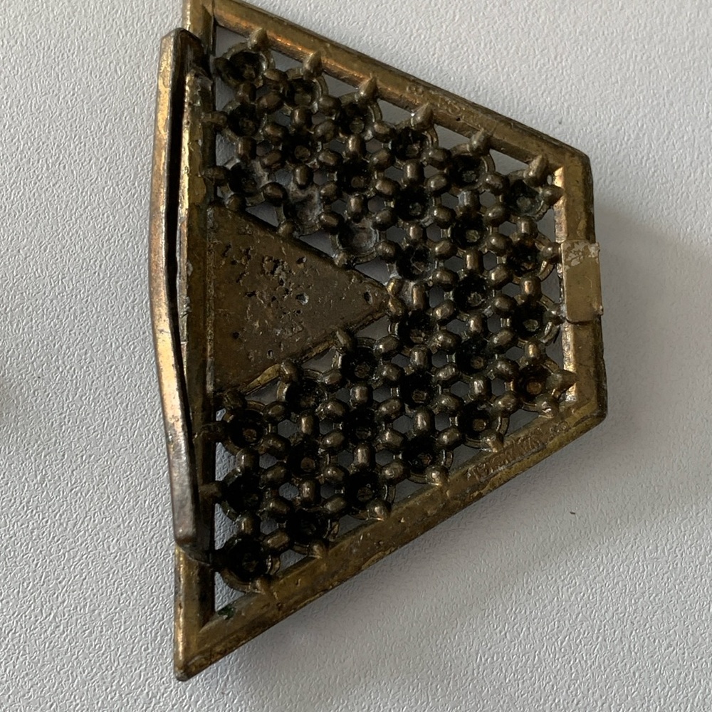 Antique or vintage Elegant Green and Gold Dress Belt Buckle for Costume Design - Picture 5 of 9